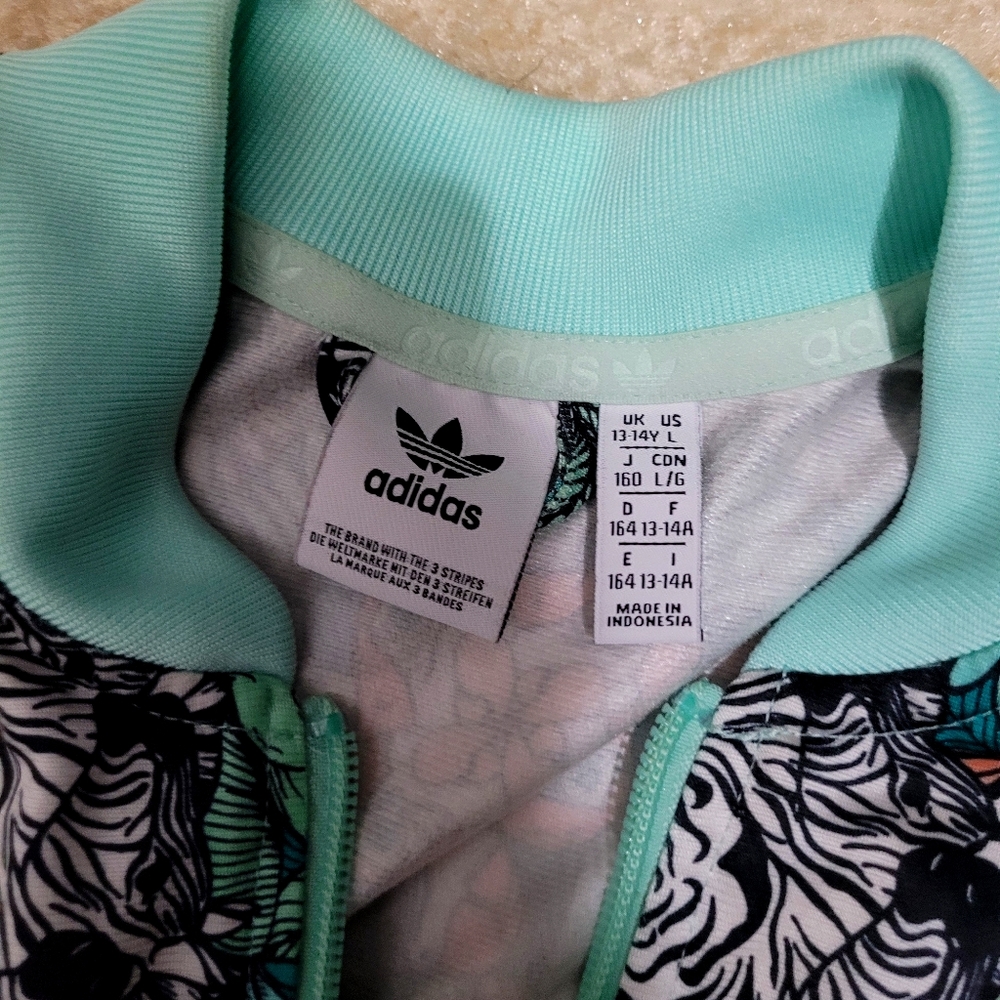 Adidas women small kids 12-16 track suit